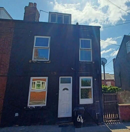 2 Bedroom End Of Terrace House To Rent In Glensdale Terrace, Leeds, West Yorkshire, LS9