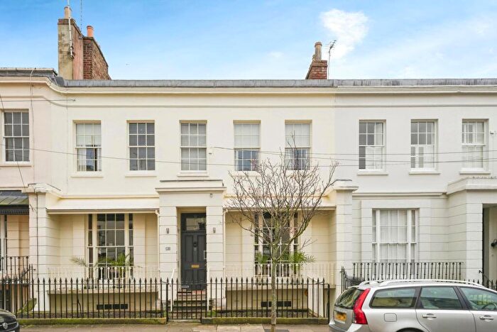 2 Bedroom Flat For Sale In Grosvenor Place South, Cheltenham, Gloucestershire, GL52