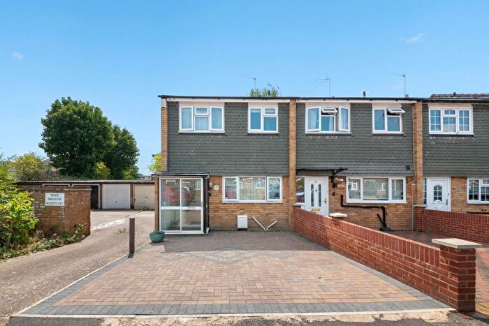 2 Bedroom Property For Sale In De Salis Road, Uxbridge, UB10