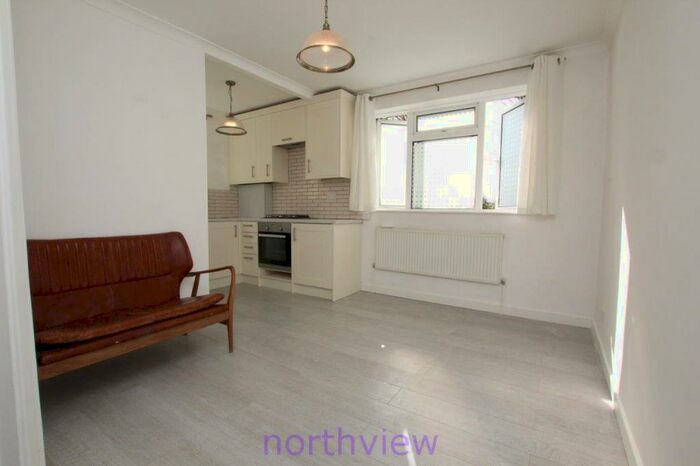 1 Bedroom Flat To Rent In Holly Road, E11