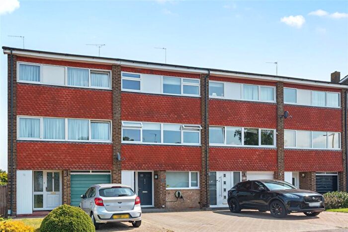 4 Bedroom Terraced House For Sale In Sparrow Drive, Orpington, BR5