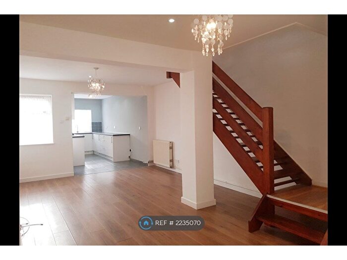 3 Bedroom Terraced House To Rent In Cuthbert Road, Portsmouth, PO1