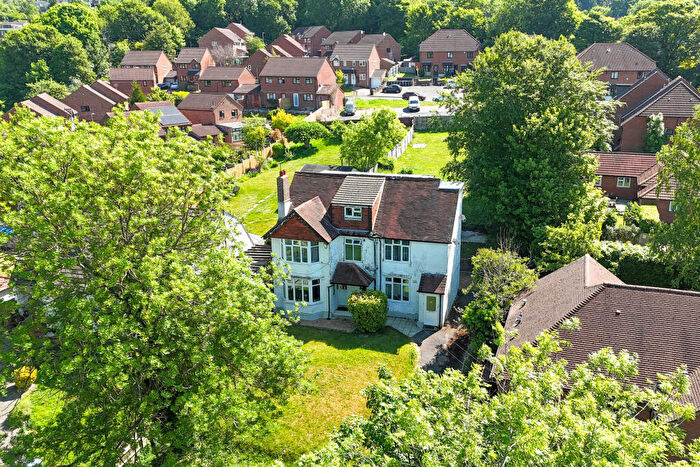 3 Bedroom Apartment To Rent In High Wycombe Buckinghamshire, HP13