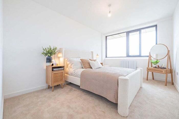 1 Bedroom Flat For Sale In Wraik Hill, Whitstable, Kent, CT5