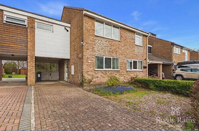 3 Bedroom Semi Detached House For Sale In Hawthorne Close, Congleton, Cheshire, CW12