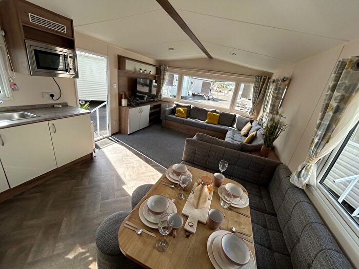 2 Bedroom Mobile/park Home For Sale In Shottendane Road, Birchington, CT7