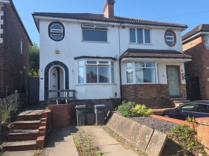 3 Bedroom Semi-Detached House For Sale In Dearmont Road, Birmingham, B31