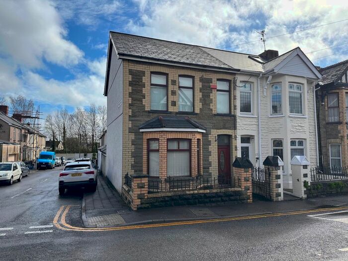 3 Bedroom End Of Terrace House To Rent In Chapel Street, Pontnewydd, Cwmbran, NP44