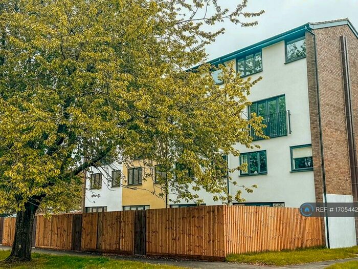 2 Bedroom Maisonette To Rent In Essex Close, Bordon, GU35