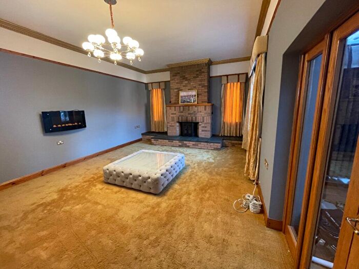 3 Bedroom Detached House To Rent In Birkhill Road, King's Park, Stirling, FK7
