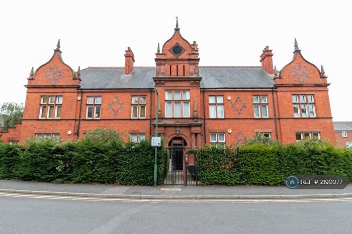 3 Bedroom Semi-Detached House To Rent In Brook House, London, SE18