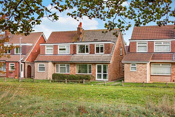 3 Bedroom Property For Sale In Rowacres, Bristol, BS14