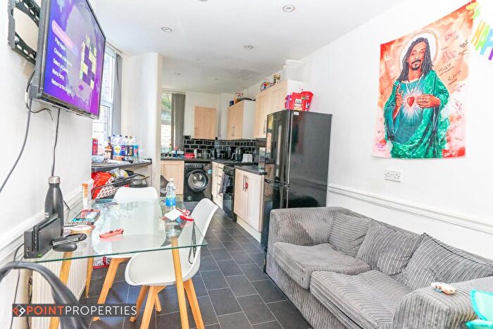 4 Bedroom Terraced House To Rent In Bedroom House, Nicander Road, L18