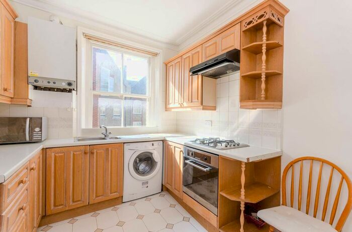 3 Bedroom Flat To Rent In Morshead Mansions, Maida Vale, London, W9