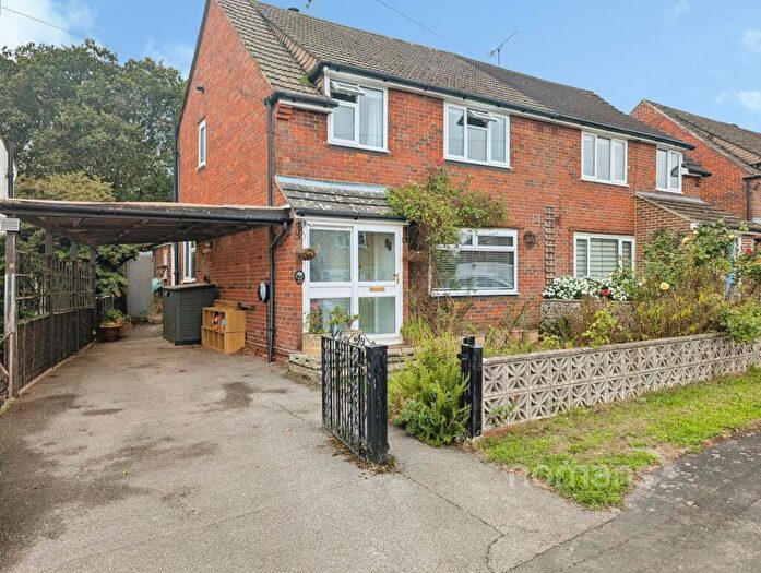 3 Bedroom Semi Detached House For Sale In Old Park Close, Farnham, Surrey, GU9