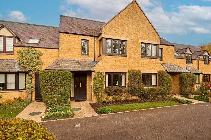 2 Bedroom Terraced House For Sale In The Lanes, Bampton, OX18