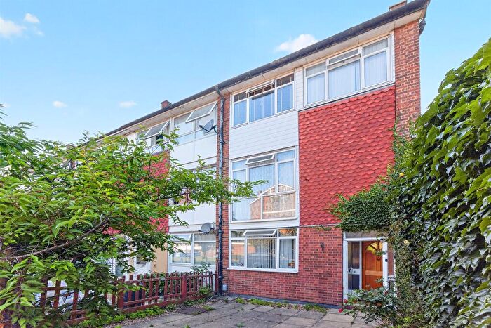 4 Bedroom End Of Terrace House For Sale In Brookfields Avenue, Mitcham, CR4