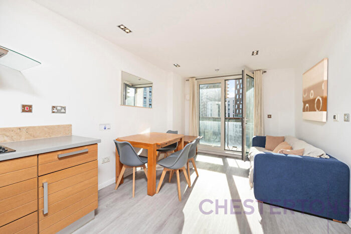 2 Bedroom Flat To Rent In City Tower, Limeharbour, E14