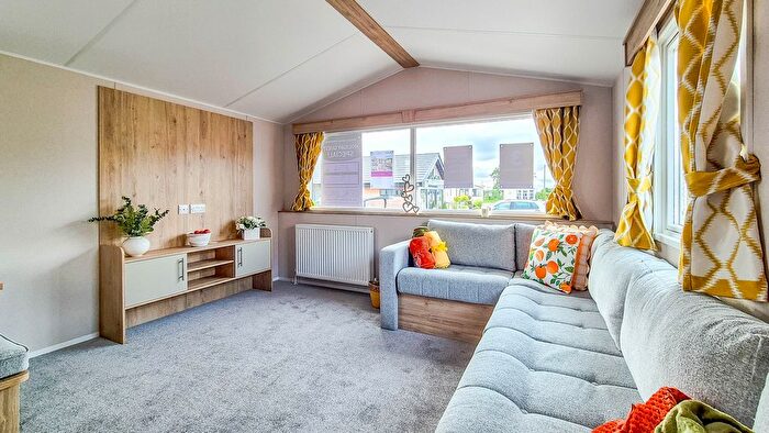 2 Bedroom Mobile/park Home For Sale In Tosside, Skipton, BD23