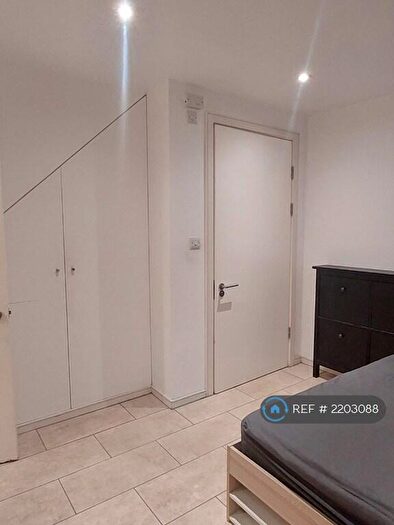 2 Bedroom Flat To Rent In City Road, London, EC1V