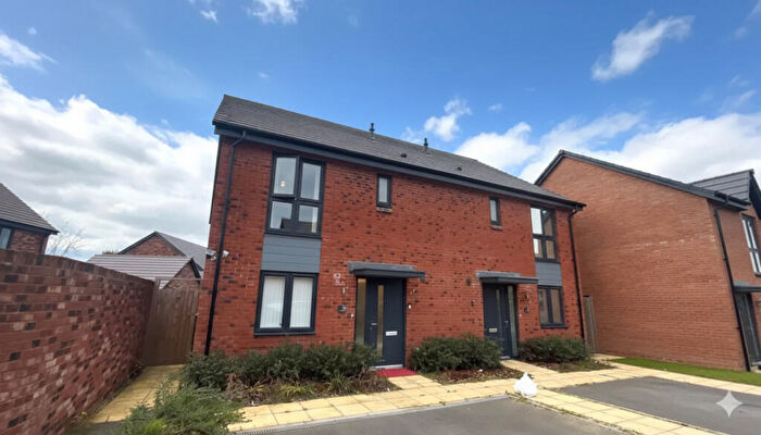 3 Bedroom Semi-Detached House For Sale In Rosewood Drive, Solihull, B90