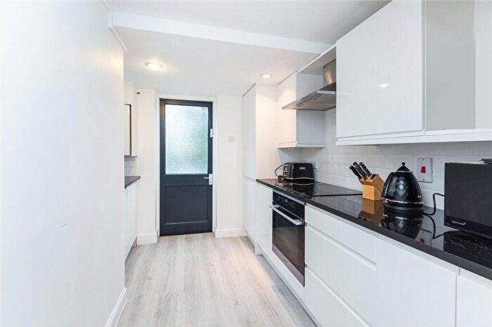 1 Bedroom Flat To Rent In Alma Square, St John's Wood, NW8