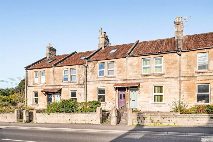 3 Bedroom Terraced House For Sale In High Street, Box, SN13