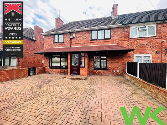 4 Bedroom Semi-Detached House For Sale In Keir Road, Wednesbury, WS10