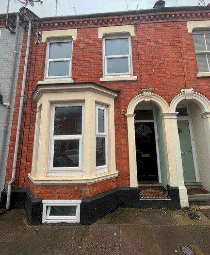 3 Bedroom House To Rent In Ivy Road, Northampton, NN1