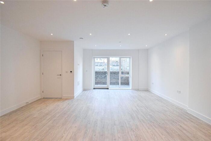 2 Bedroom Apartment To Rent In Bragg Way, Cambridge, CB5