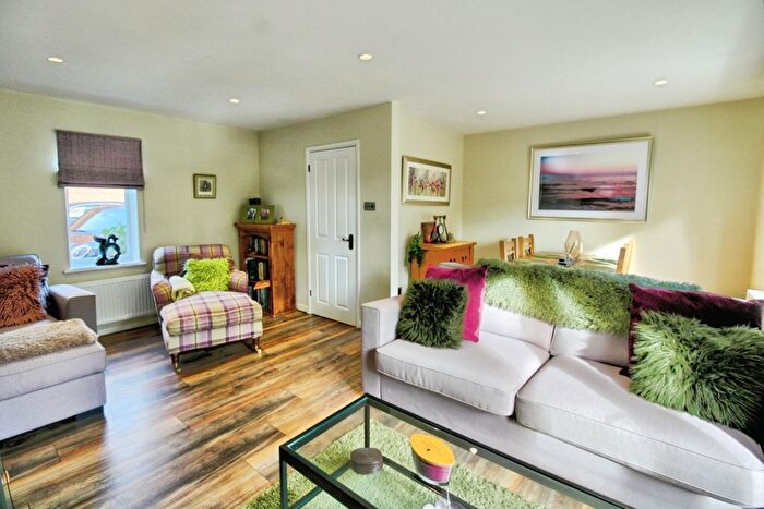 4 Bedroom Link Detached House For Sale In Warmans Close, Wantage, Oxfordshire, OX12