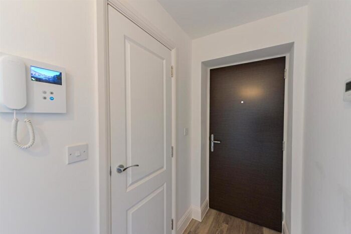 2 Bedroom Flat For Sale In Danes Court, Station Road, Aylesford, ME20