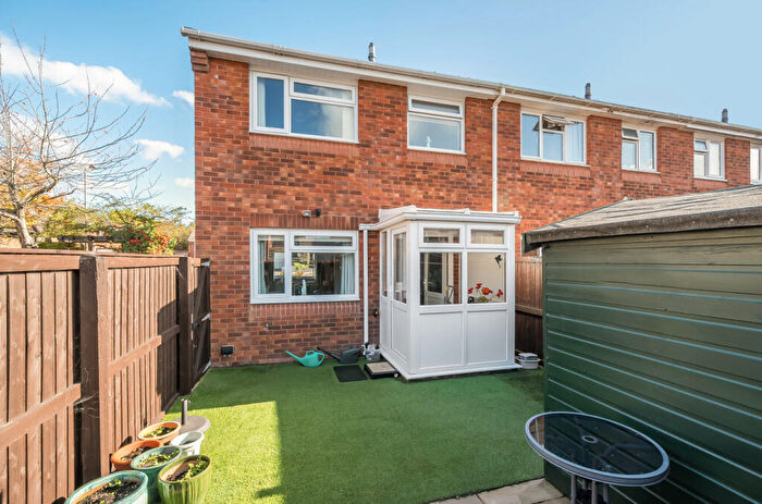 3 Bedroom End Of Terrace House For Sale In Tower Walk, Exeter, Devon, EX2