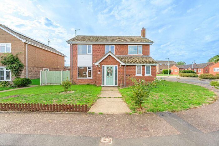 5 Bedroom Detached House For Sale In Catchpole Close, Kessingland, NR33