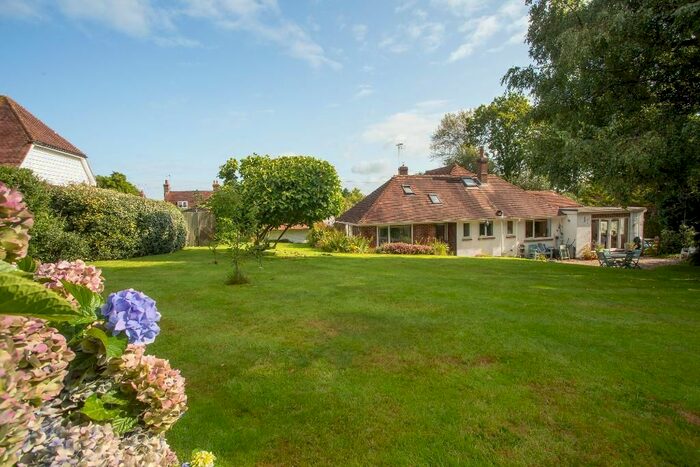 3 Bedroom Detached House For Sale In Rectory Close, Burwash, East Sussex, TN19