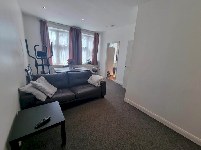 1 Bedroom Flat To Rent In Aylmer Road, London, N2