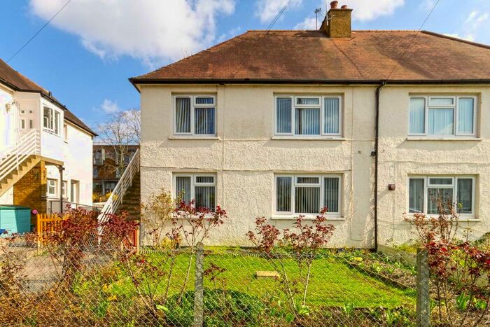 2 Bedroom Flat To Rent In Browning Avenue, London, W7