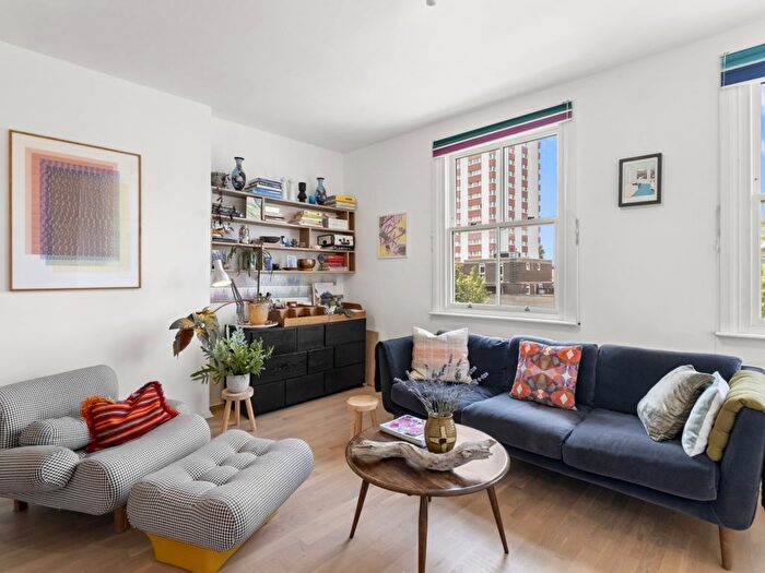 2 Bedroom Flat For Sale In South Lambeth Road, London, SW8
