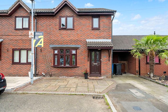 3 Bedroom Semi-Detached House For Sale In Howe Bridge Close, Atherton, M46