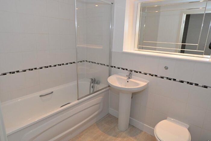 2 Bedroom Flat To Rent In Bournemouth Road, Chandler's Ford, Eastleigh, SO53