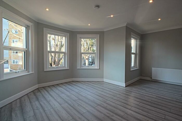 2 Bedroom Flat To Rent In Clyde Road, SM6