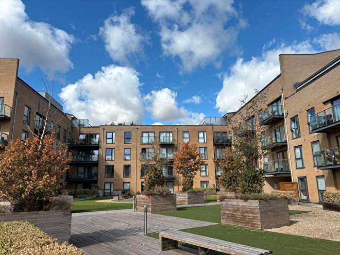 2 Bedroom Apartment For Sale In The Embankment, Nash Mills Wharf, Hemel Hempstead, HP3