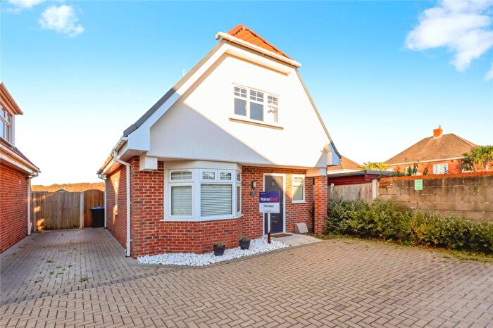 3 Bedroom Detached House For Sale In North Avenue, Northbourne, Bournemouth, Dorset, BH10