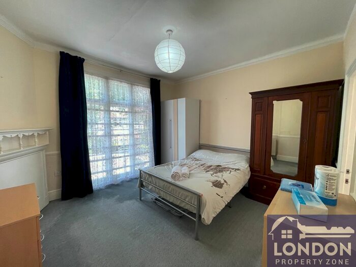 1 Bedroom Flat To Rent In Blenheim Road, Chiswick, London, W4
