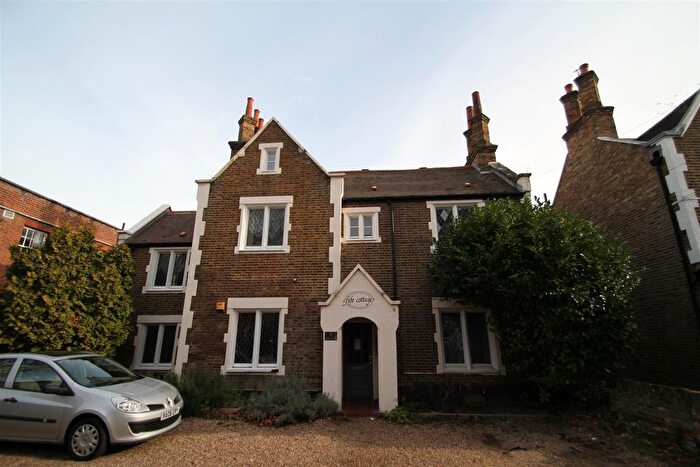 1 Bedroom Flat To Rent In Wellington Way, London, E3