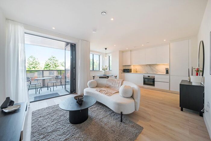 2 Bedroom Flat To Rent In Leonora House, Streatham, SW16