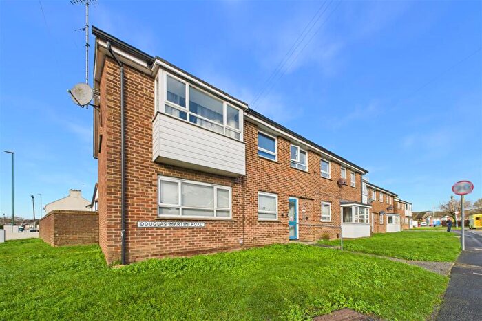 1 Bedroom Apartment For Sale In Douglas Martin Road, Chichester, PO19