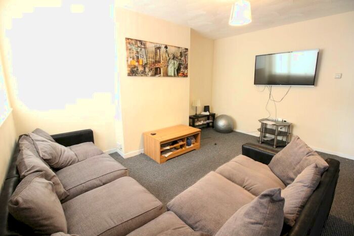 5 Bedroom Terraced House To Rent In Talworth Street, Roath, CF24