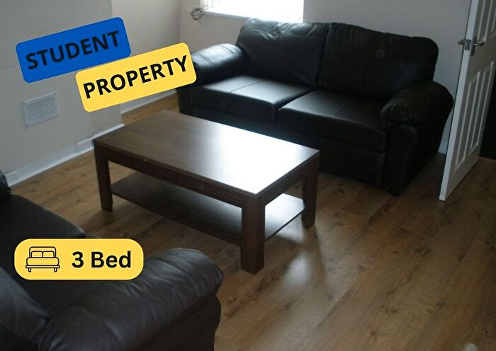 3 Bedroom Terraced House To Rent In Carlton Road, Stoke-On-Trent, ST4