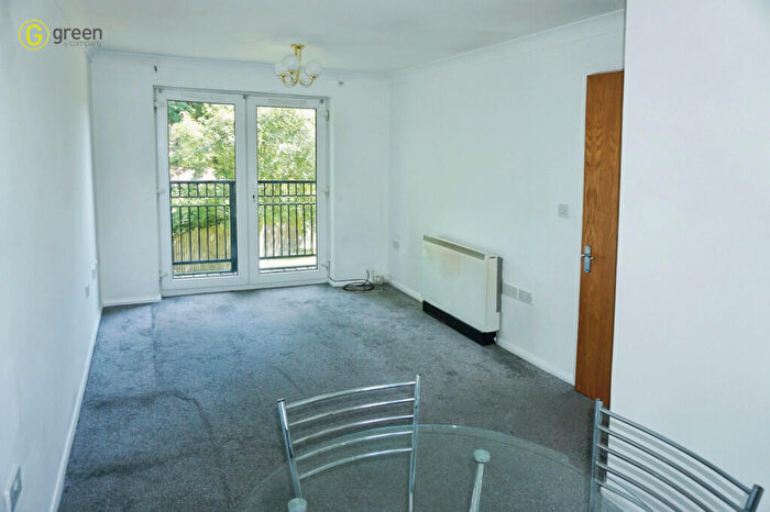 2 Bedroom Apartment For Sale In Warren House Walk, Walmley, B76